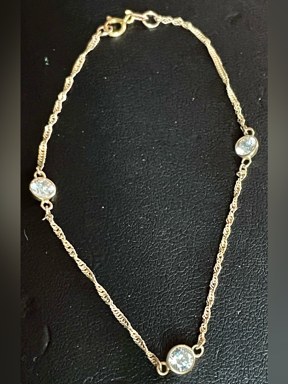 10KT Stamped YellowGOLD Bracelet with 3 CZ stones. Very Pretty. 1.08 grams. - Picture 8 of 14